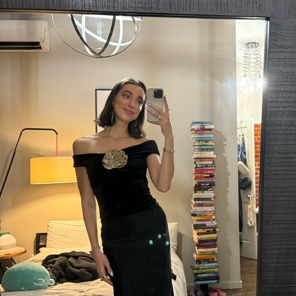 Reformation off the shoulder top - Picture 1 of 4